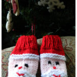 Santa Mittens Free Knitting Pattern