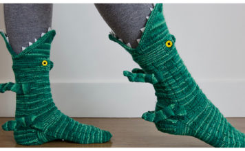 Crocodile Socks Knitting Pattern